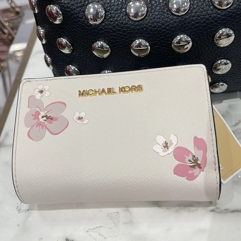 Michael Kors Jet Set Md Floral Embellished Signature Logo Bi-Fold Wallet ZP CN